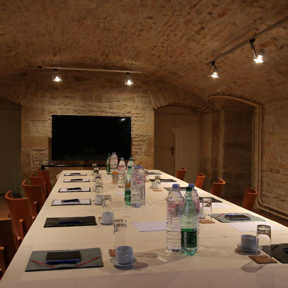 Table de travail pour un seminaire au Chateau Laverdine